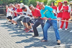 Lomba Tarik Tambang 17 Agustus