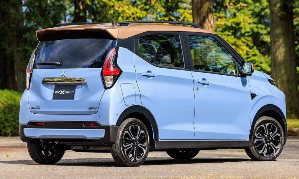 Mitsubishi eK X EV teropong media