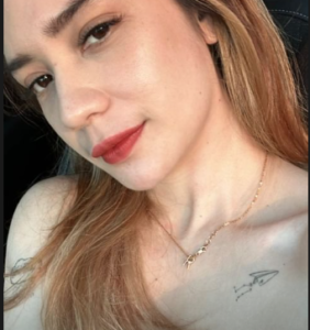 Putri Anne Memamerkan Tato
