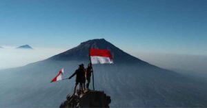 Upacara 17 Agustus di Gunung. (Istimewa)
