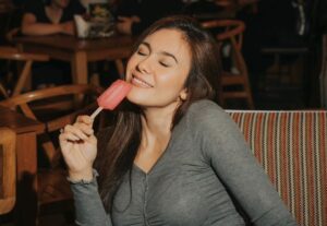 Wulan Guritno di serang