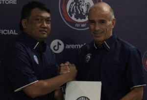 arema vs PSm makassar