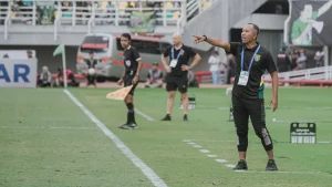 laga pekan ke 10 Persebaya PSS