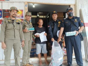 kejari proses hukum seorang distributor rokok ilegal di Garut