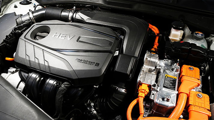keunggulan mobil hybrid
