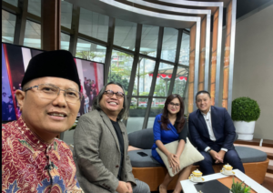 kritik patung soekarno