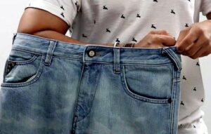 mengukur celana jeans