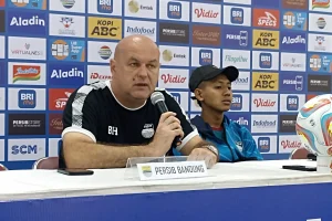 pelatih persib, bojan hodak, rotasi pemain persib