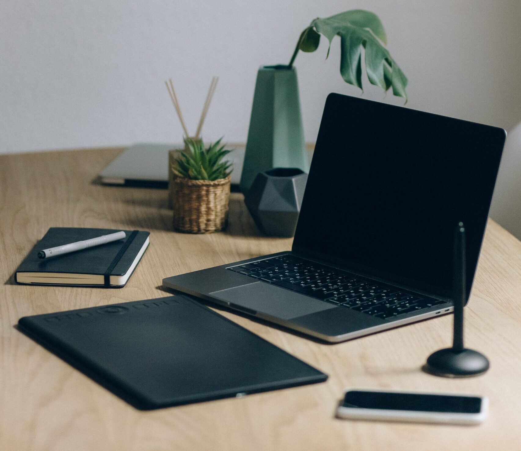 Perbedaan Laptop Notebook dan Netbook