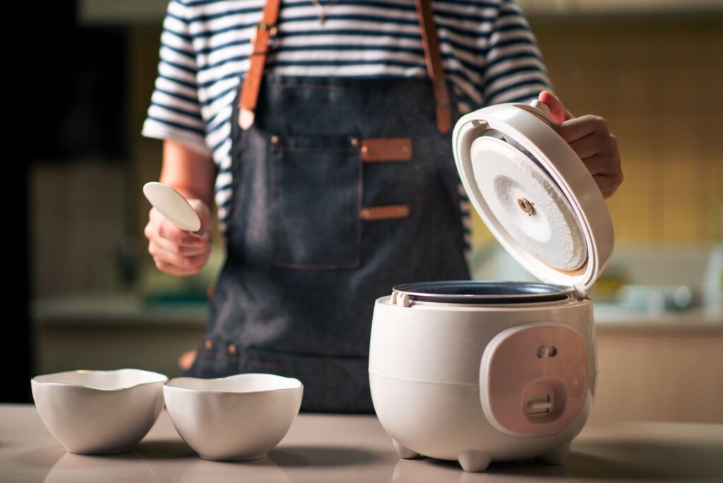 pemerintah bagikan rice cooker gratis