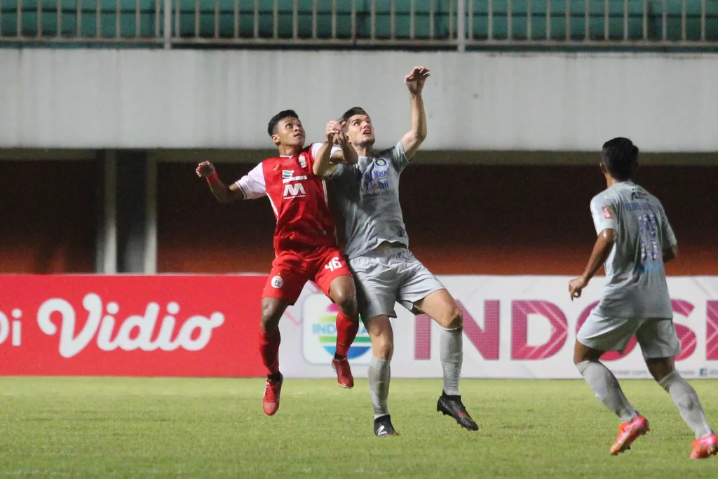 sanksi komdis pssi, persib bandung bojan hodak