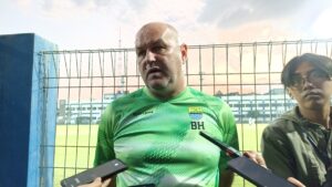Bojan Hodak Singgung Anggaran Belanja Tim