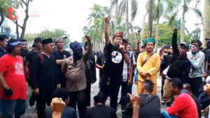 Kantor BP Batam Dikepung dalam Demo Kericuhan Akibat Konflik Rempang-11-09-2023