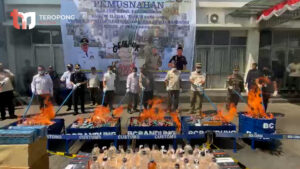 Pemusnahan Rokok Ilegal oleh Bea Cukai dan Satpol PP