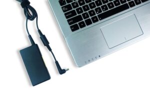 Perawatan charger laptop