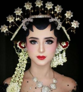 Riasan pengantin adat Jawa