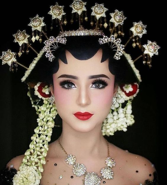 Riasan pengantin adat Jawa