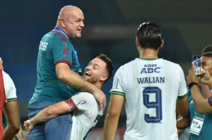 Alasan Bojan Hodak Belum Hadir