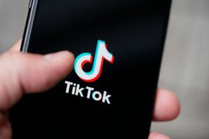 membatalkan posting ulang TikTok