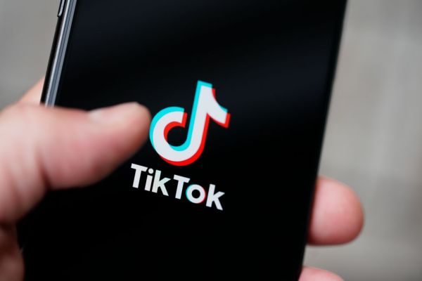 membatalkan posting ulang TikTok