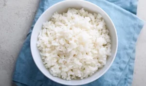 menghangatkan nasi sisa