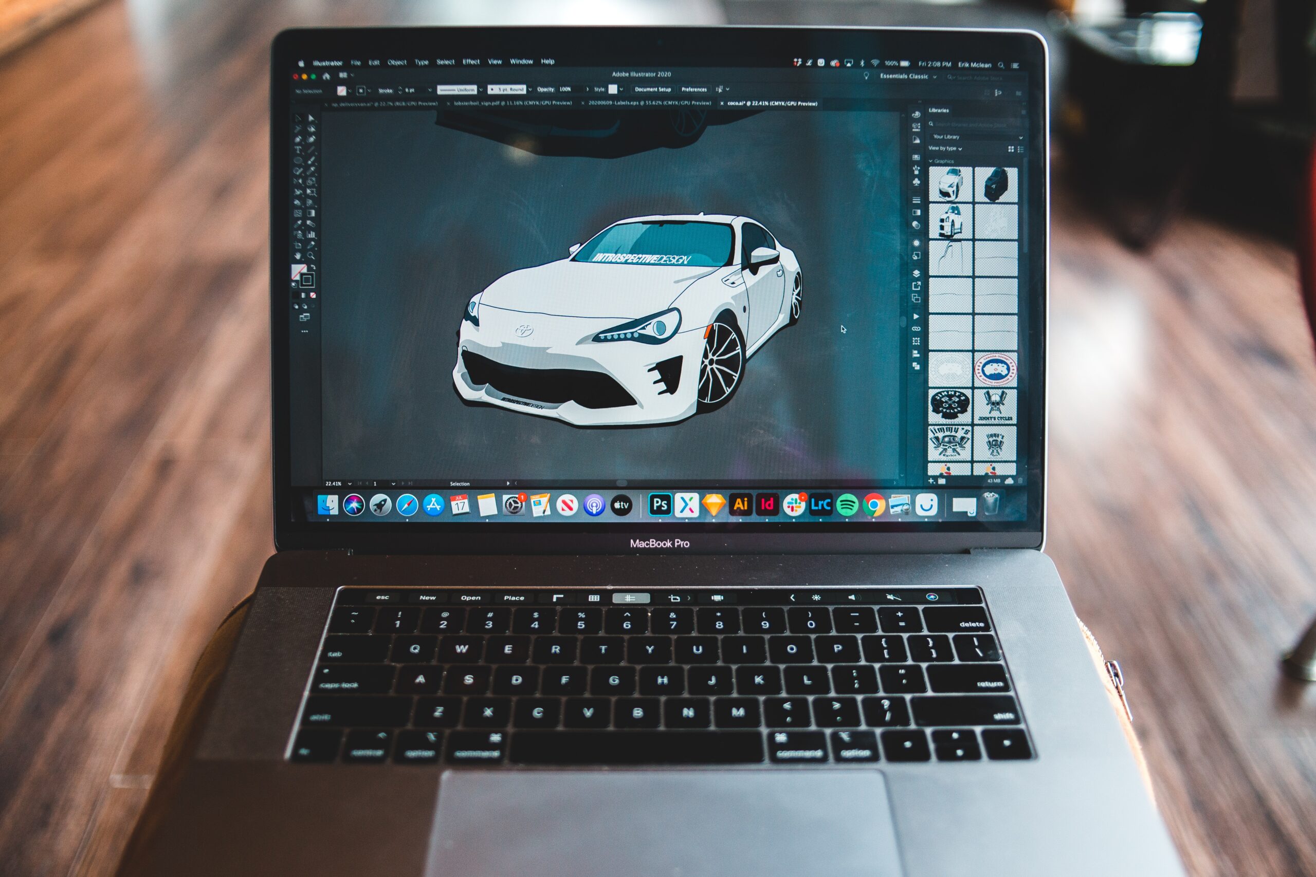Laptop Desain Grafis
