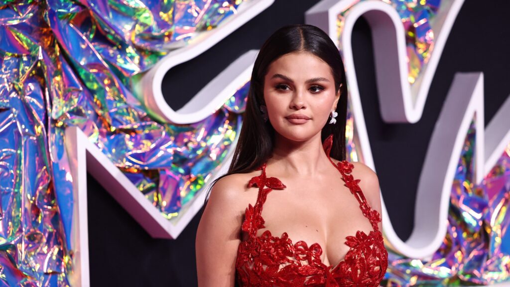 Tarif Endorse Selena Gomez