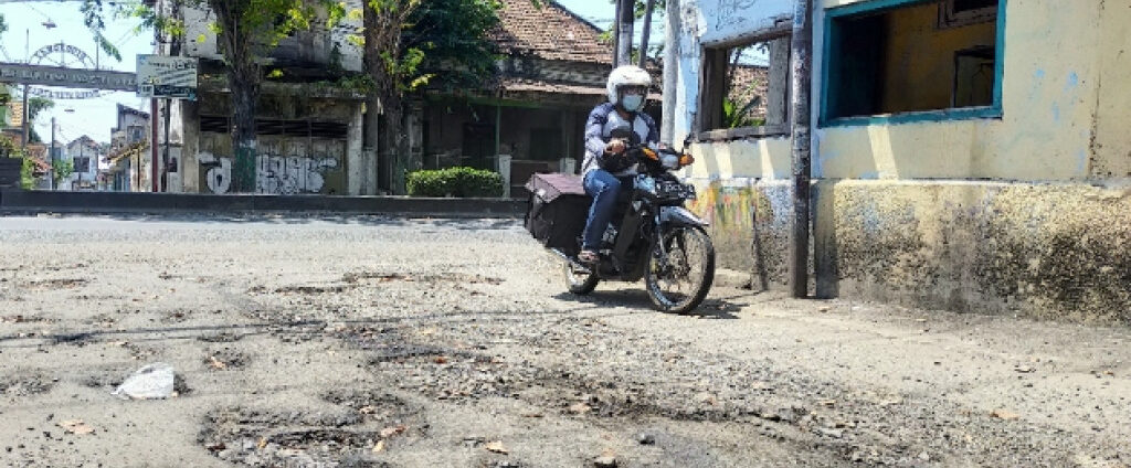 teknik berkendara motor