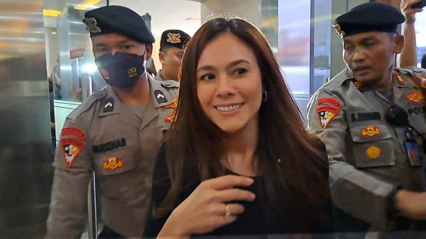wulan guritno (3)