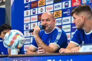 Bojan Hodak Tunda Tandatangani Kontrak Baru
