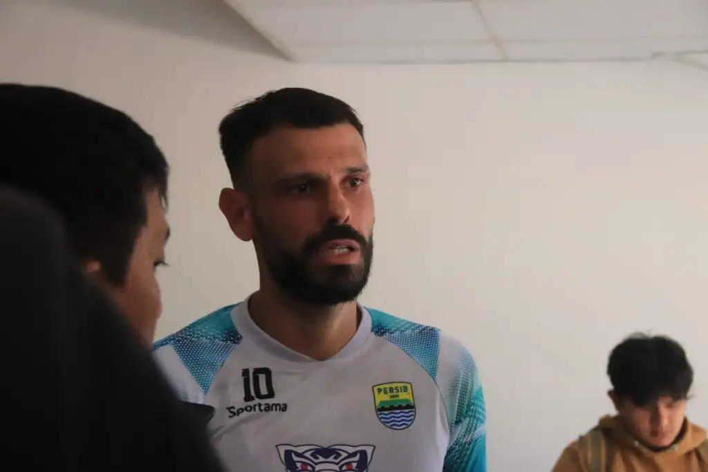 Tim Kesehatan Persib Terus Lakukan Observasi Terhadap Tyronne