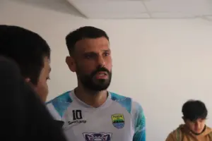 Tim Kesehatan Persib Terus Lakukan Observasi Terhadap Tyronne