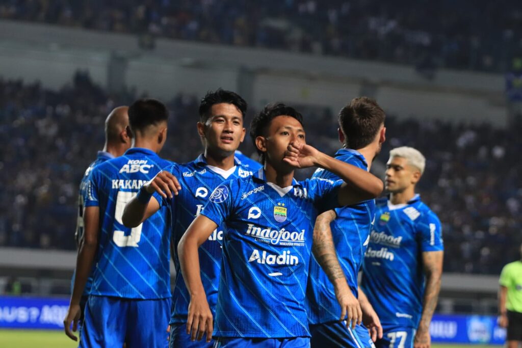 Bojan Hodak Apresiasi Dukungan Bobotoh