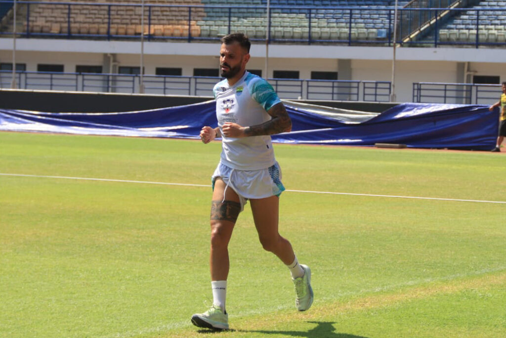Tyronne del Pino Persib