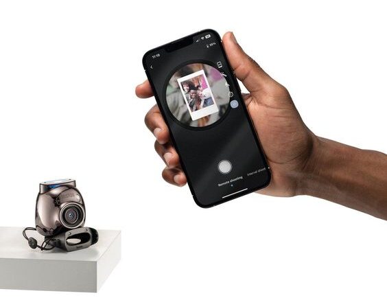 Merawat Instax Pal
