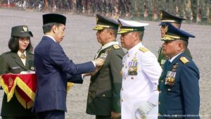 jokowi hut tni ke-78 (2)