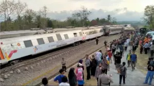 kereta anjlok kulonprogo
