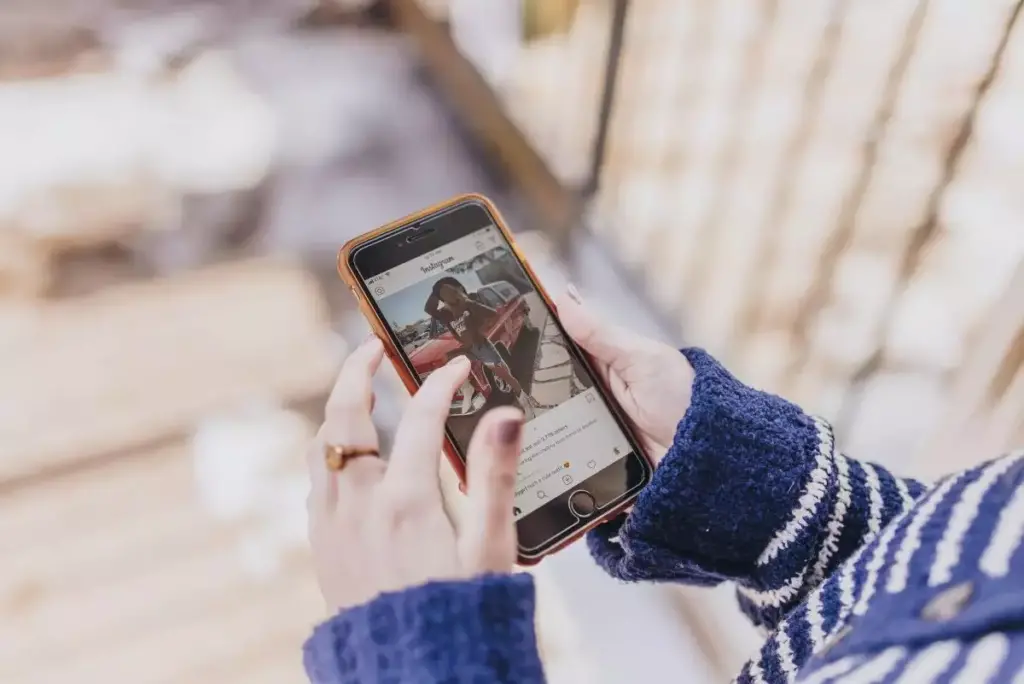 lihat riwayat login Instagram
