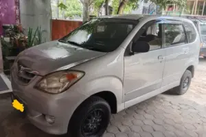 mobil bekas Isuzu Panther