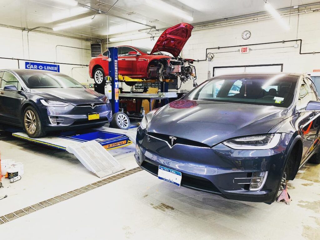 servis tesla