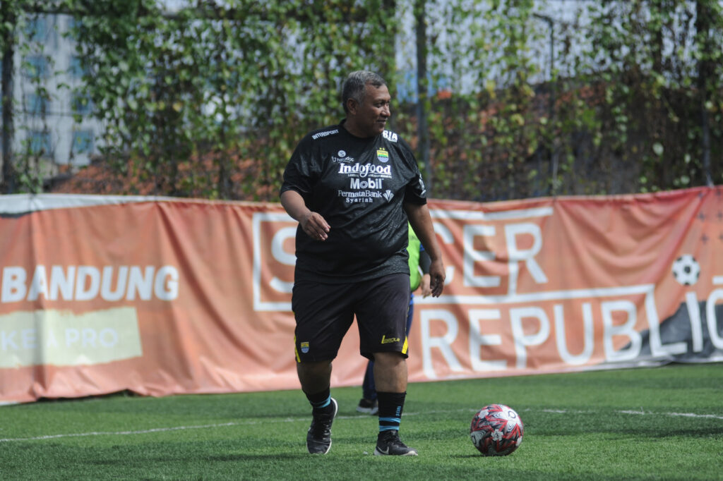 legenda Persib Bandung Asep Sumantri