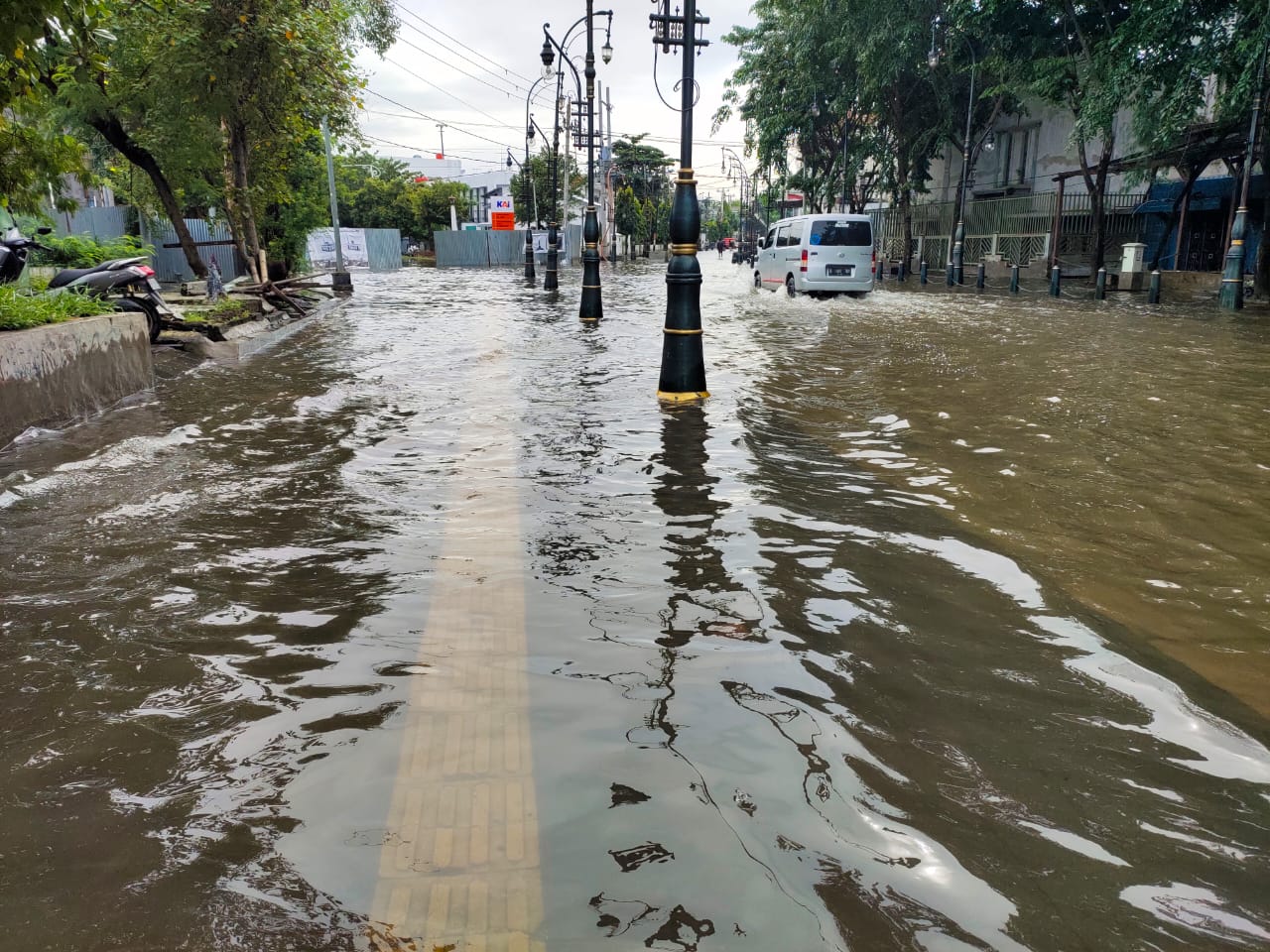 BANJIR DI JALAN