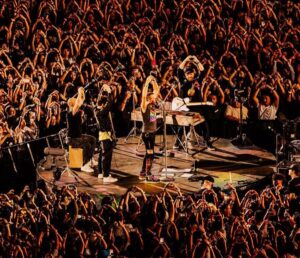 Coldplay Hitung Emisi Karbon yang Dibuat Konsernya, Bukan Band Biasa!