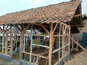 Rumah Warga Miskin di KBB Ambruk