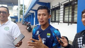 Persib Kunci Gelar Juara, Air Mata Henhen Herdiana Seketika Pecah