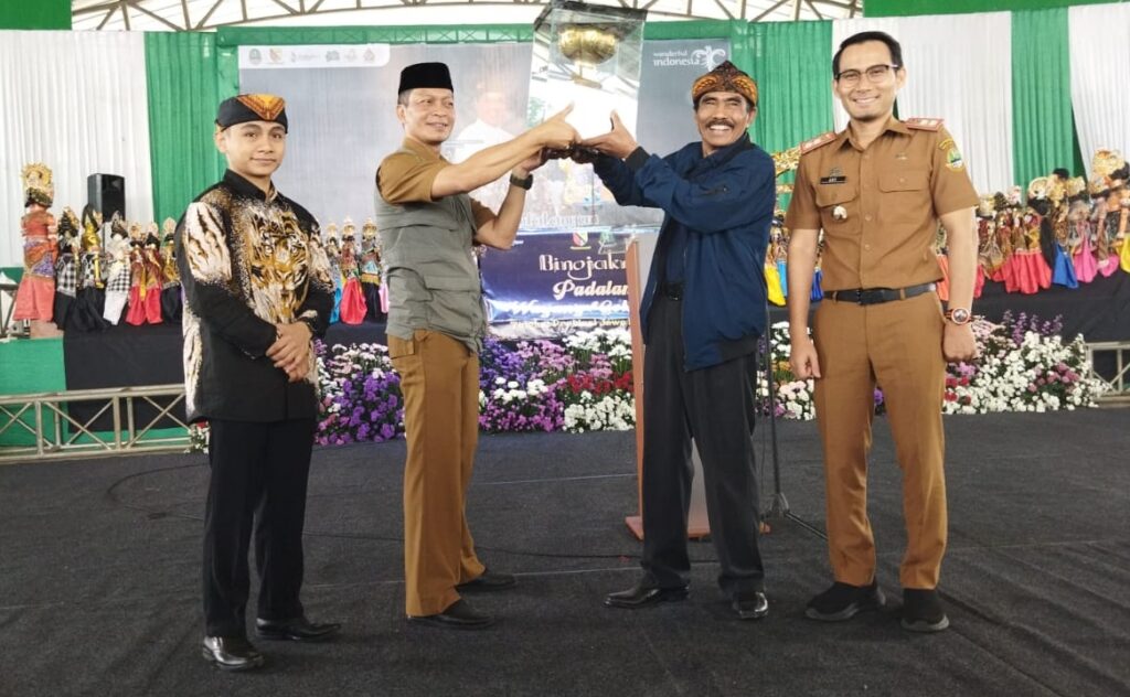 kompetisi dalang wayang golek