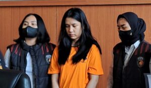 ghisca debora tiket coldplay (3)