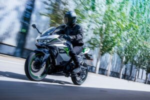spsifikasi kawasaki ninja e-1