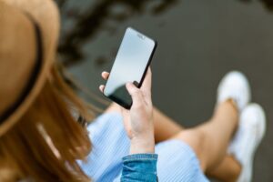 membeli smartphone bekas