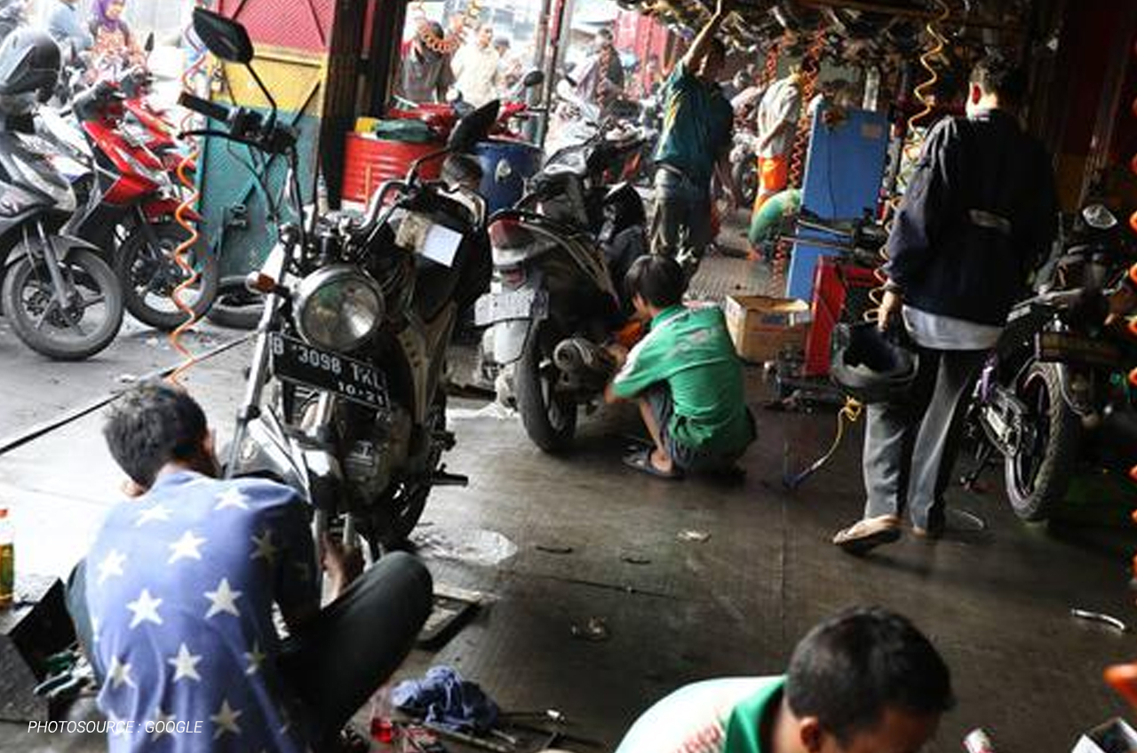 motor di bengkel